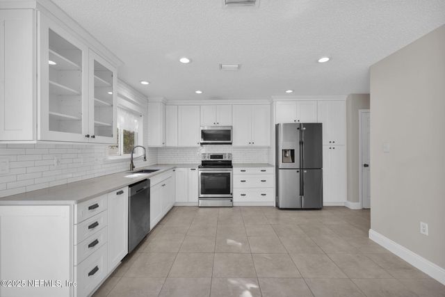 1154 DAWN CREEK Court, Jacksonville, FL 32218