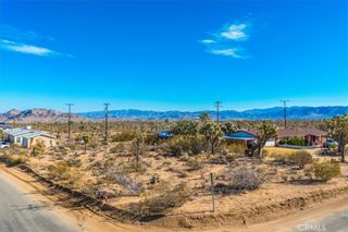 3911 Lennox Avenue, Yucca Valley, CA 92284