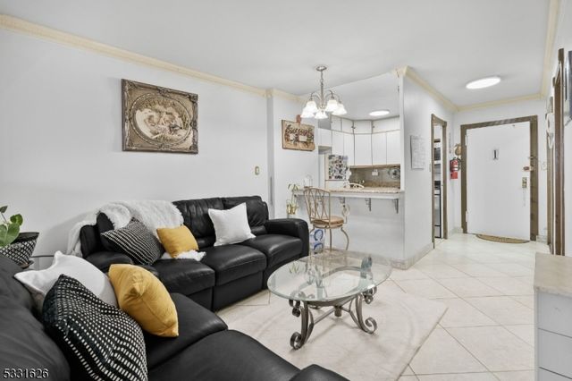 285 Aycrigg Ave 14C 14C, Passaic City, NJ 07055
