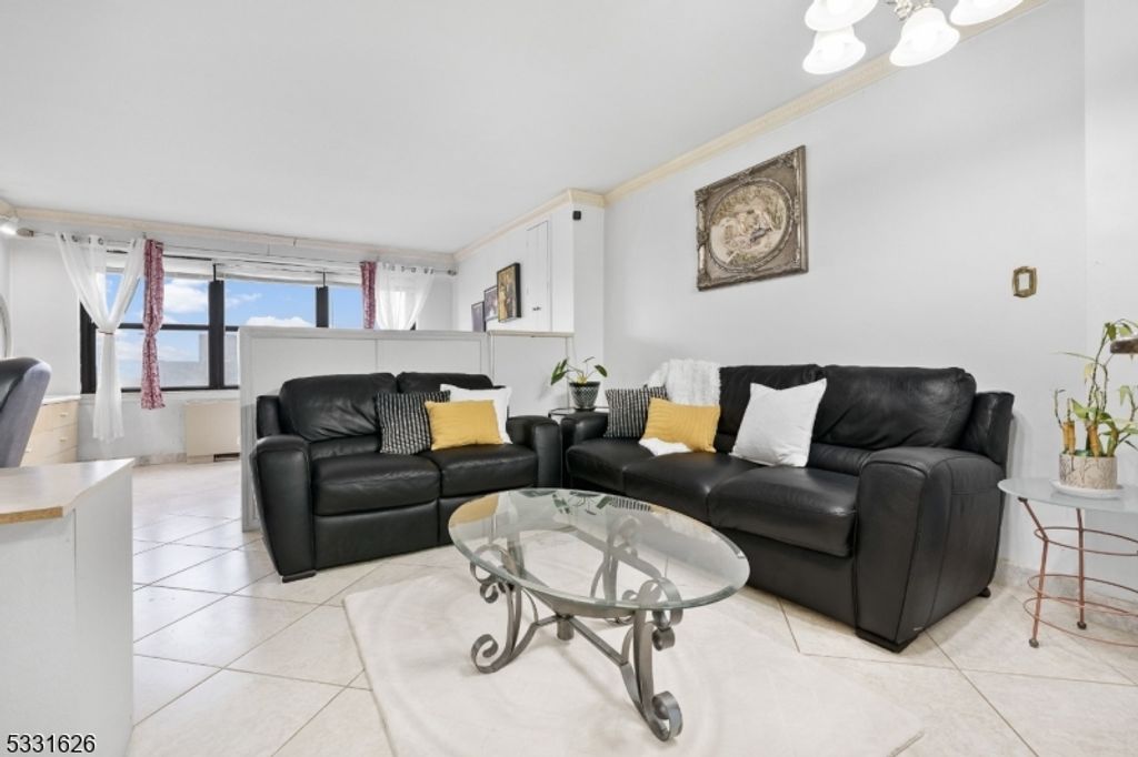 285 Aycrigg Ave 14C 14C, Passaic City, NJ 07055