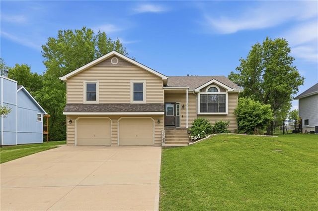 913 Park Avenue, Leavenworth, KS 66048