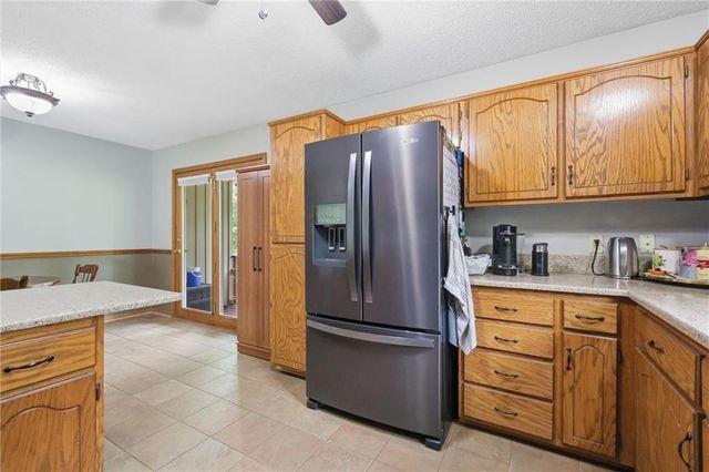913 Park Avenue, Leavenworth, KS 66048