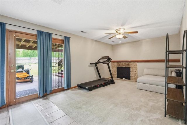913 Park Avenue, Leavenworth, KS 66048