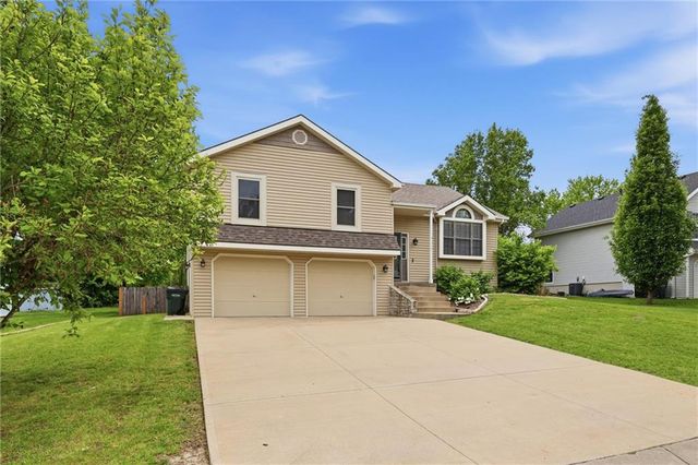 913 Park Avenue, Leavenworth, KS 66048