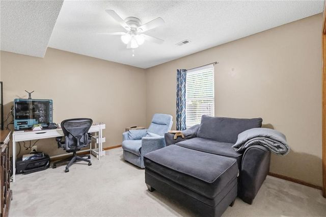 913 Park Avenue, Leavenworth, KS 66048