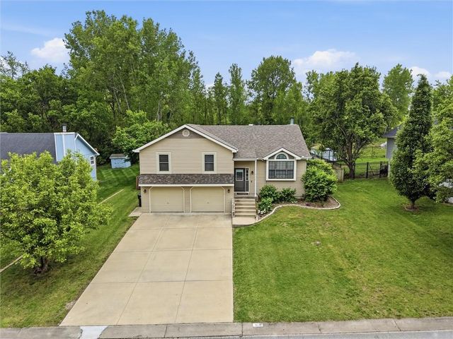 913 Park Avenue, Leavenworth, KS 66048