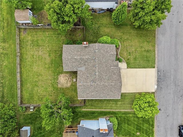 913 Park Avenue, Leavenworth, KS 66048