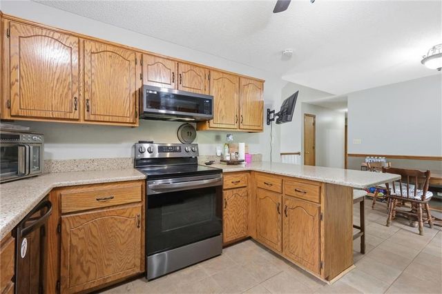 913 Park Avenue, Leavenworth, KS 66048
