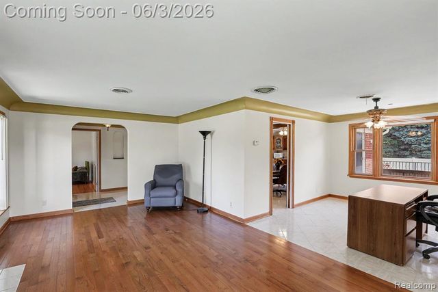 46430 Schoenherr Road, Utica, MI 48315