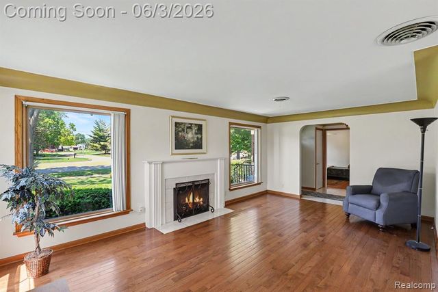 46430 Schoenherr Road, Utica, MI 48315
