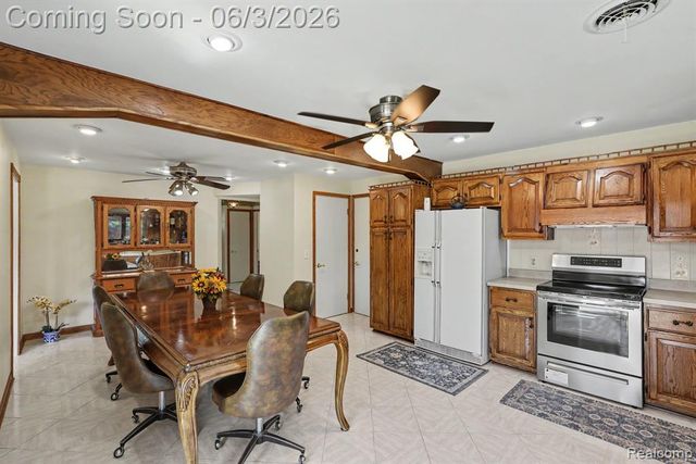 46430 Schoenherr Road, Utica, MI 48315