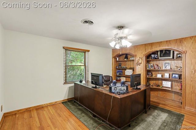 46430 Schoenherr Road, Utica, MI 48315