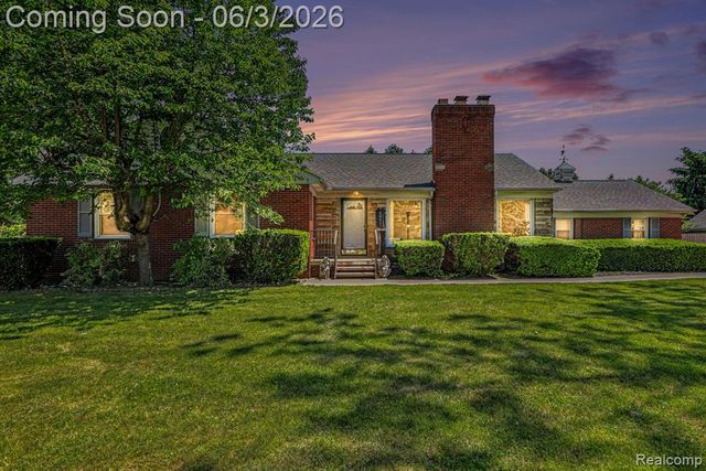 46430 Schoenherr Road, Utica, MI 48315