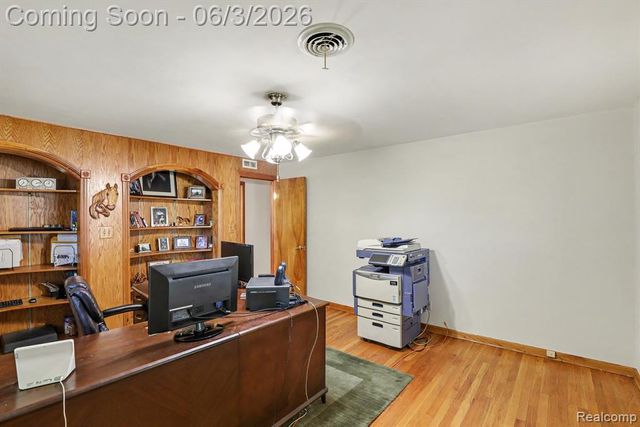 46430 Schoenherr Road, Utica, MI 48315
