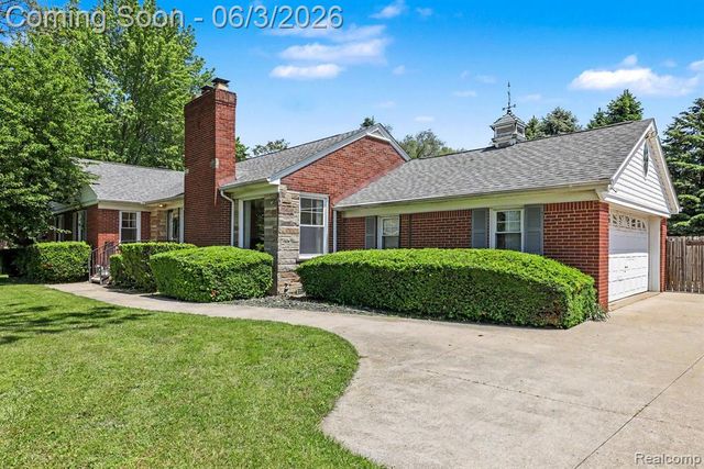46430 Schoenherr Road, Utica, MI 48315