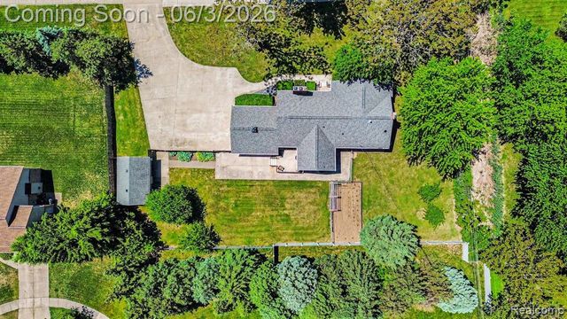 46430 Schoenherr Road, Utica, MI 48315