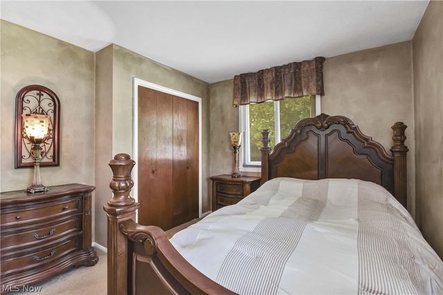 6518 Maplehurst Road, North Olmsted, OH 44070
