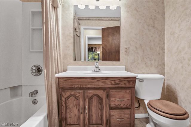 6518 Maplehurst Road, North Olmsted, OH 44070