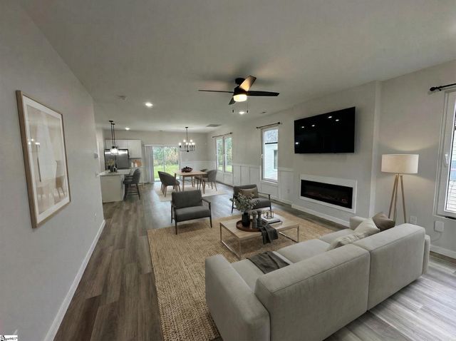 138 Lowe Road, Chesnee, SC 29323