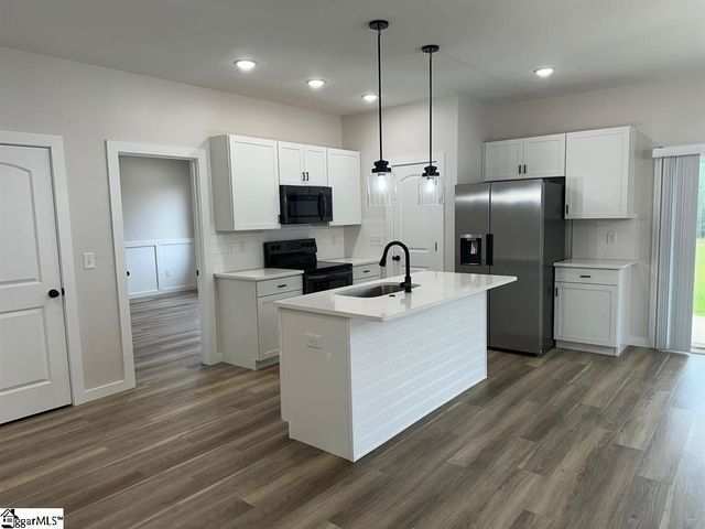 138 Lowe Road, Chesnee, SC 29323