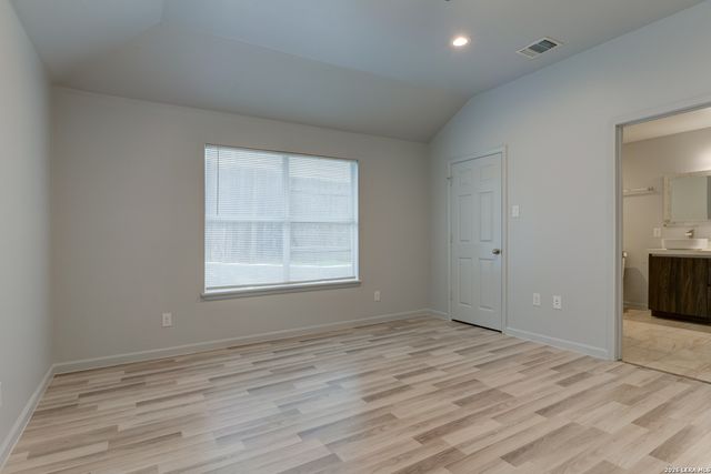 6626 Woodstock, San Antonio, TX 78223