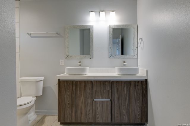 6626 Woodstock, San Antonio, TX 78223