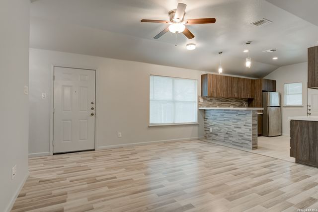 6626 Woodstock, San Antonio, TX 78223