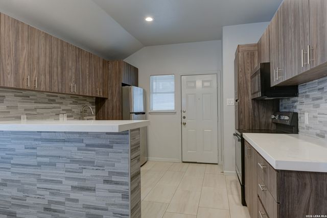 6626 Woodstock, San Antonio, TX 78223