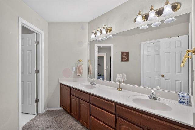 2400 S Willow Avenue, Broken Arrow, OK 74012