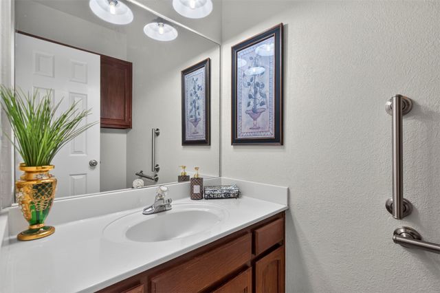 2400 S Willow Avenue, Broken Arrow, OK 74012