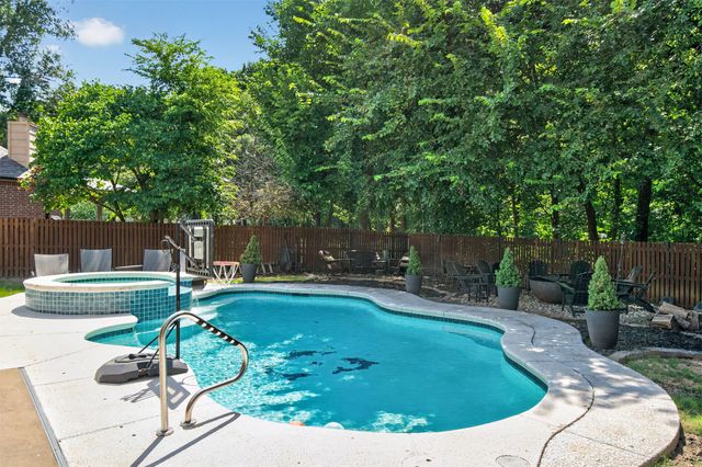 2400 S Willow Avenue, Broken Arrow, OK 74012