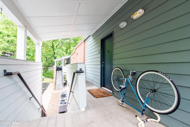 2745 Grinstead Dr APT 213, Louisville, KY 40206