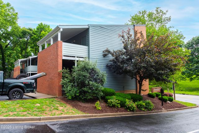 2745 Grinstead Dr APT 213, Louisville, KY 40206