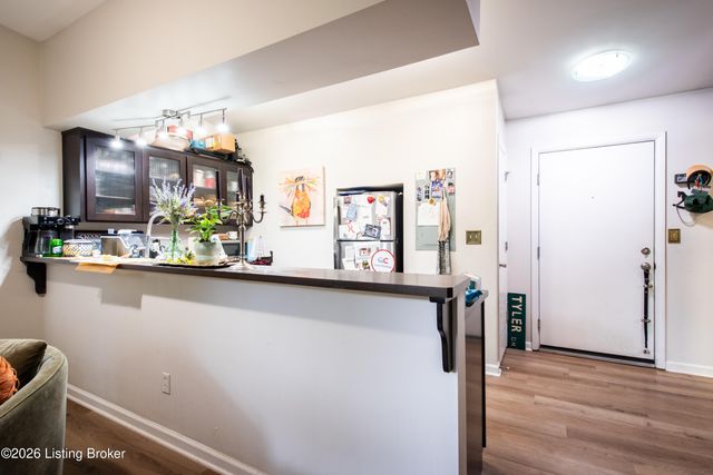 2745 Grinstead Dr APT 213, Louisville, KY 40206