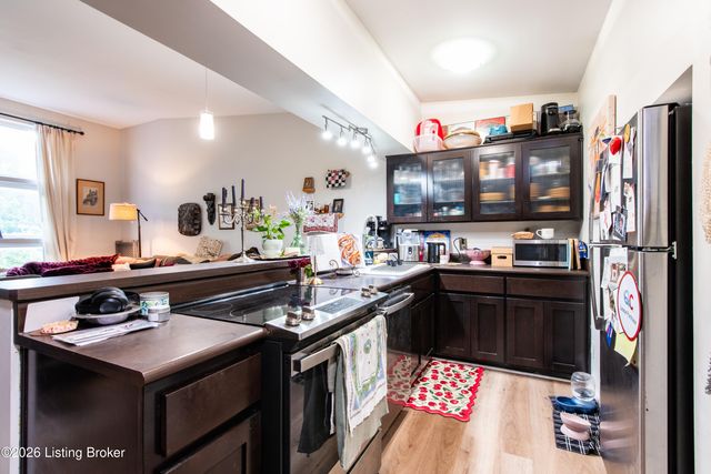 2745 Grinstead Dr APT 213, Louisville, KY 40206
