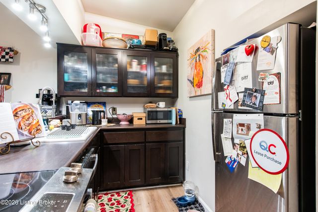 2745 Grinstead Dr APT 213, Louisville, KY 40206