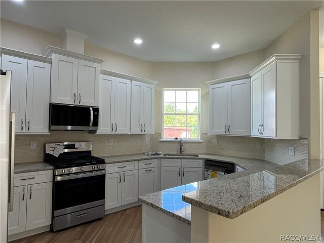 9209 S Deer Park Drive, Homosassa, FL 34446