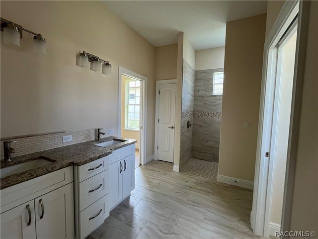 9209 S Deer Park Drive, Homosassa, FL 34446