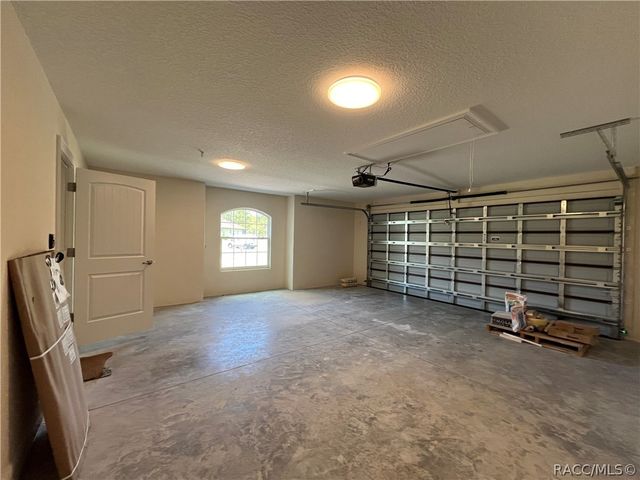 9209 S Deer Park Drive, Homosassa, FL 34446