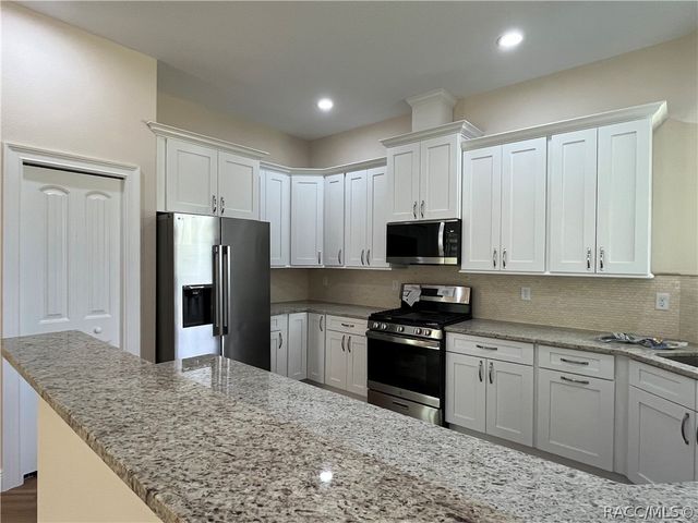 9209 S Deer Park Drive, Homosassa, FL 34446