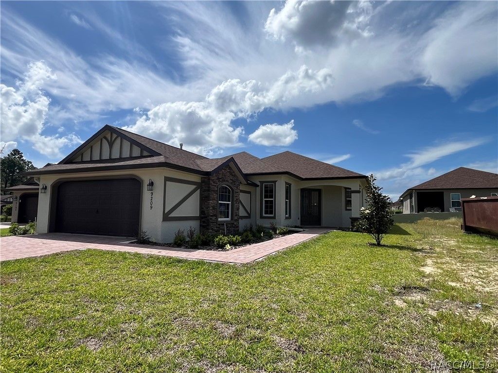 9209 S Deer Park Drive, Homosassa, FL 34446
