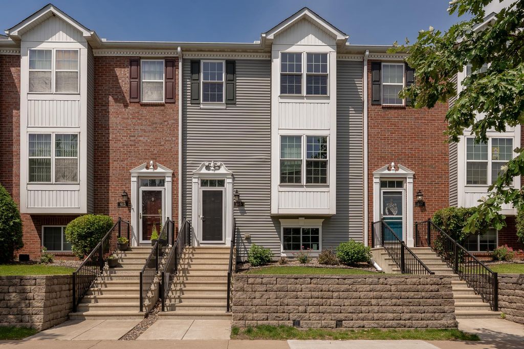 615 Village Parkway, Circle Pines, MN 55014