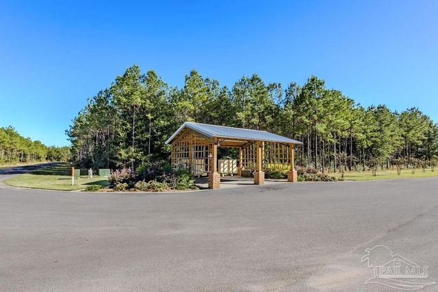 9058 Greyrock Landing Rd, Pace, FL 32571