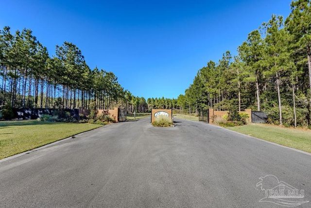 9058 Greyrock Landing Rd, Pace, FL 32571