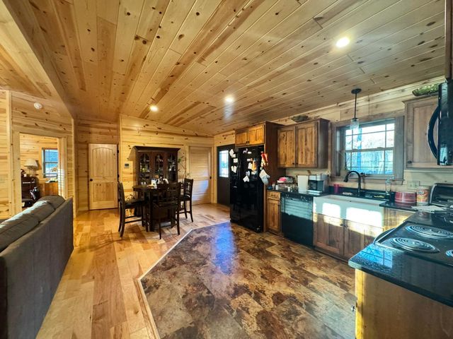 20022 Feathers Road, Logan, OH 43138