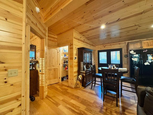 20022 Feathers Road, Logan, OH 43138