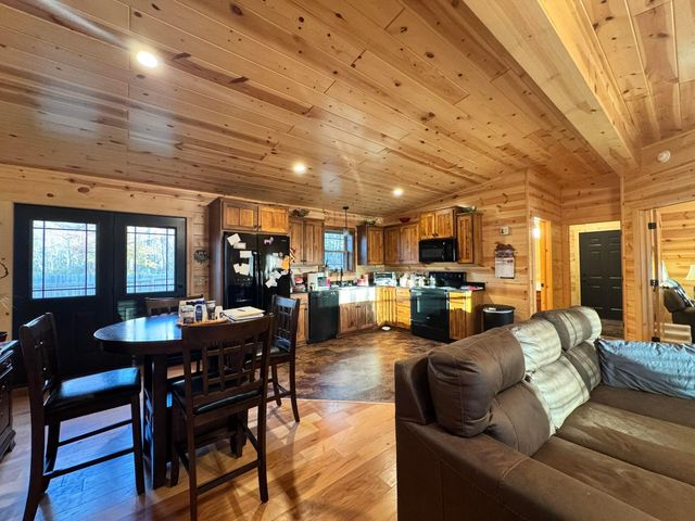 20022 Feathers Road, Logan, OH 43138