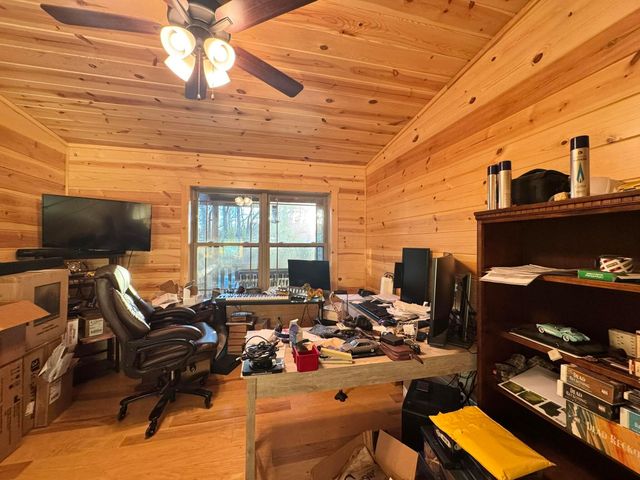 20022 Feathers Road, Logan, OH 43138