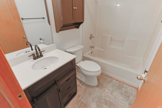 10205 Rosewood Court, Osceola, IN 46561