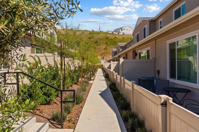 311 Minneola Place, Fallbrook, CA 92028